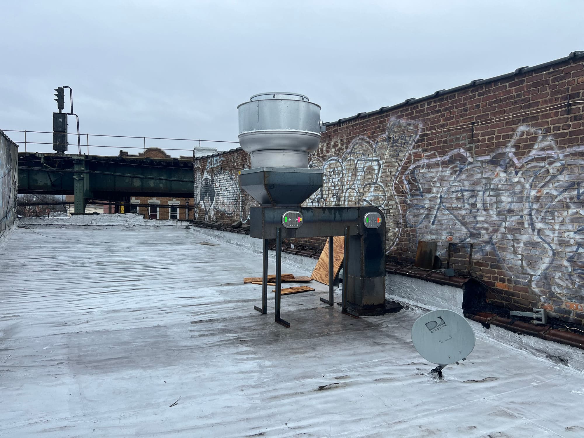 Spiral stainless steel ventilation ductwork in a commercial building
